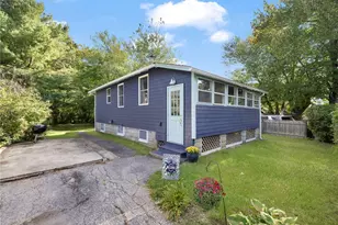 86 Oakside St, Warwick, RI 02889 - Photo 2