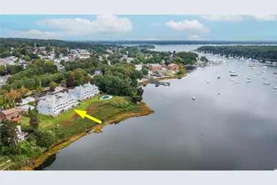 152 Crompton Avenue #18, East Greenwich, RI 02818 - Photo 1