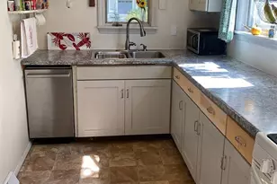 307 Winchester Dr, South Kingstown, RI 02879 - Photo 6