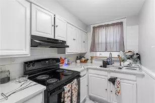 116 Webster St, Pawtucket, RI 02861 - Photo 10