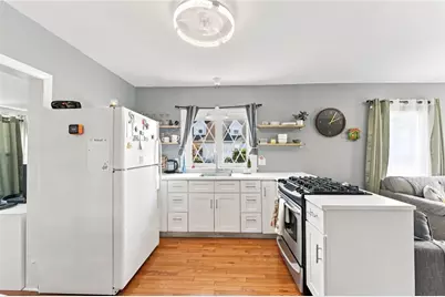 353 Smithfield Avenue, Pawtucket, RI 02860 - Photo 4
