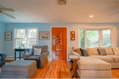 17 Academy Avenue, Bristol, RI 02809 - Photo 10