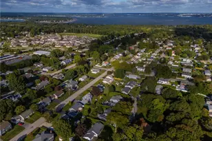 17 Academy Ave, Bristol, RI 02809 - Photo 8