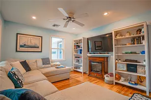 17 Academy Ave, Bristol, RI 02809 - Photo 12