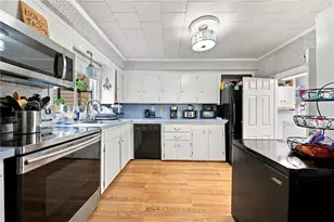 9 Pond Ave, Lincoln, RI 02865 - Photo 12