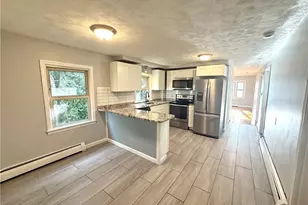 39 Standish Ave, Providence, RI 02908 - Photo 4