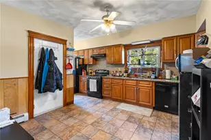7 Barrett Ave, North Providence, RI 02904 - Photo 16
