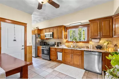 7 Barrett Avenue, North Providence, RI 02904 - Photo 4
