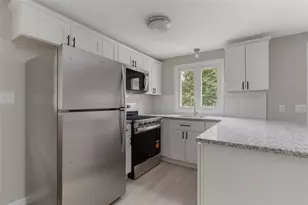 18 Laurel Ln, Lincoln, RI 02865 - Photo 2