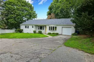 278 Green End Ave, Middletown, RI 02842 - Photo 2