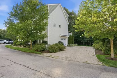 12 Park Avenue #8, Narragansett, RI 02882 - Photo 2
