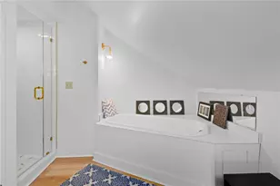 16 Sherman St, Newport, RI 02840 - Photo 16
