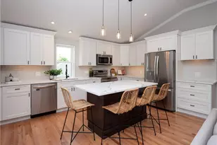 31 Prescott Hall Rd, Newport, RI 02840 - Photo 6