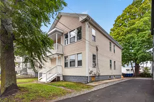 28 Pumgansett St, Providence, RI 02908 - Photo 4