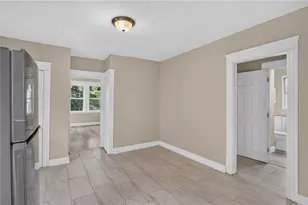 28 Pumgansett St, Providence, RI 02908 - Photo 16