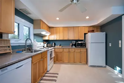 534 Aquidneck Avenue #A, Middletown, RI 02842 - Photo 22