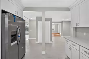 25 Zella St, Providence, RI 02908 - Photo 6