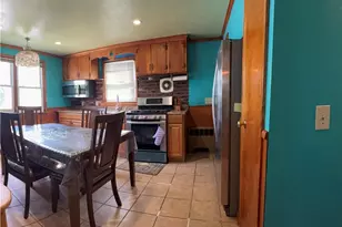 40 Standish Ave, Providence, RI 02908 - Photo 12