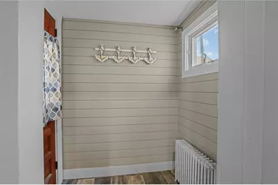 28 Rhode Island Avenue, Newport, RI 02840 - Photo 12