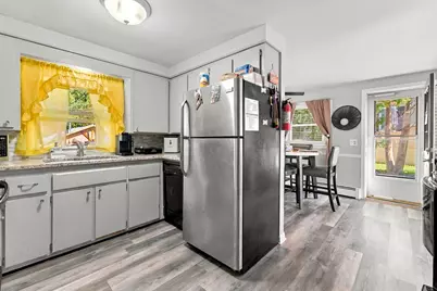 24 Vincenzo Drive, West Warwick, RI 02893 - Photo 8