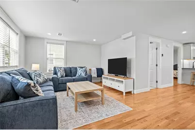 484 Thames Street, Bristol, RI 02809 - Photo 2