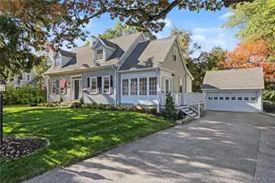 40 Grandview Ave, Lincoln, RI 02865 - Photo 2