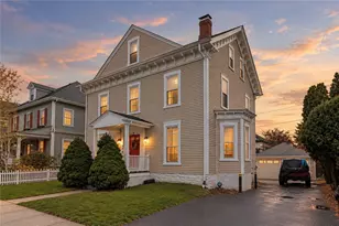 5 Elliot Pl, Newport, RI 02840 - Photo 1