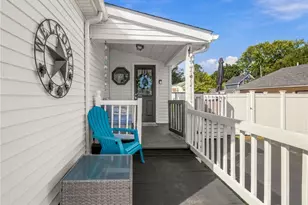 37 Oxford Ave, Warwick, RI 02889 - Photo 2