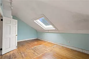 46 Chastellux Ave, Newport, RI 02840 - Photo 10