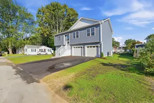 67 Kenway Ave, Warwick, RI 02889 - Photo 2