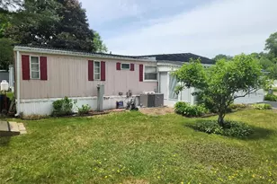 27 Woodward Rd, Lincoln, RI 02865 - Photo 8
