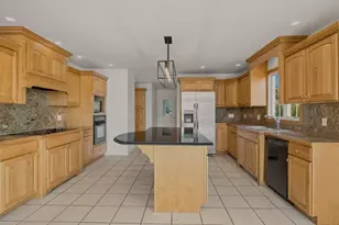 139 Lambie Cir, Portsmouth, RI 02871 - Photo 18