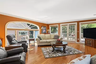 65 Viva Way, Woonsocket, RI 02895 - Photo 8