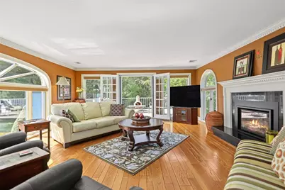 65 Viva Way, Woonsocket, RI 02895 - Photo 10
