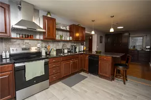 359 Carter Ave, Pawtucket, RI 02861 - Photo 6