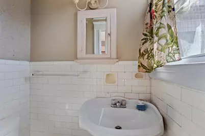 246 Lenox Avenue, Providence, RI 02907 - Photo 18