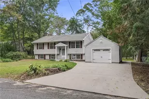 7 Cedar Knoll Dr, Hopkinton, RI 02804 - Photo 2