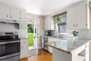 114 Redwood Rd, Portsmouth, RI 02871 - Photo 8