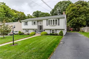 159 Hanover St, Warwick, RI 02886 - Photo 2