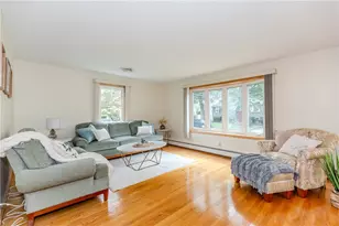 159 Hanover St, Warwick, RI 02886 - Photo 4