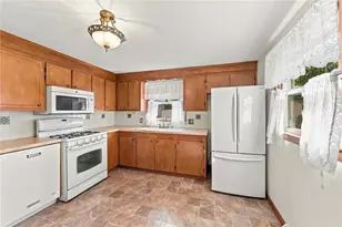80 Herschel St, Providence, RI 02909 - Photo 4
