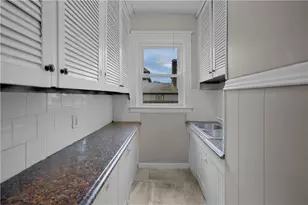 207 Oakland Ave, Providence, RI 02908 - Photo 10