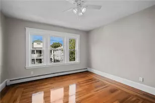 207 Oakland Ave, Providence, RI 02908 - Photo 6
