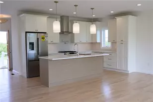 153 Revolution Wy, Middletown, RI 02840 - Photo 4
