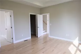 153 Revolution Wy, Middletown, RI 02840 - Photo 24