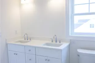 153 Revolution Wy, Middletown, RI 02840 - Photo 22