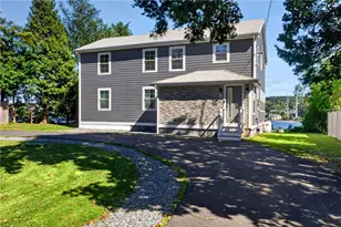 3 Narragansett Blvd, Portsmouth, RI 02871 - Photo 2