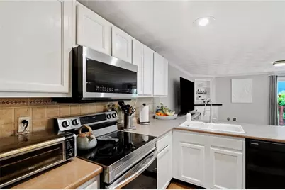 612 Smithfield Road #D23, North Providence, RI 02904 - Photo 4
