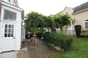 69 Emanual St, North Providence, RI 02911 - Photo 10