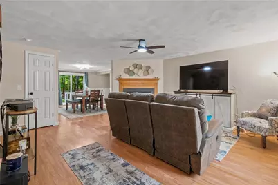 30 Eagle Run #B, Warwick, RI 02818 - Photo 2